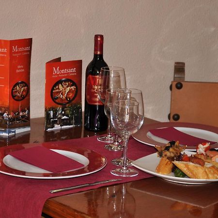 Hostal Montsant Салоу Екстериор снимка