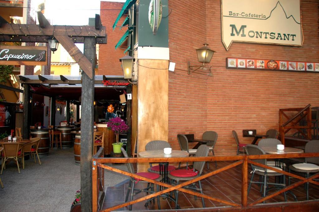 Hostal Montsant Салоу Екстериор снимка