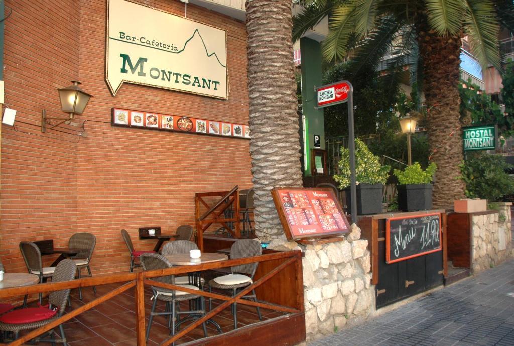 Hostal Montsant Салоу Екстериор снимка