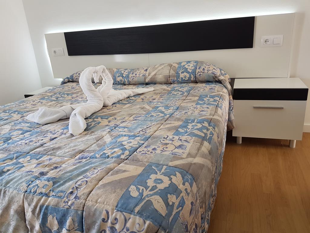 Hostal Montsant Салоу Екстериор снимка