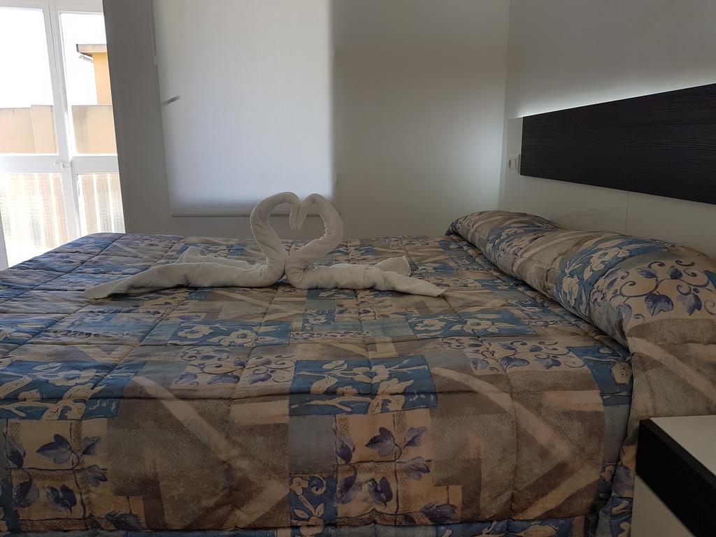 Hostal Montsant Салоу Екстериор снимка
