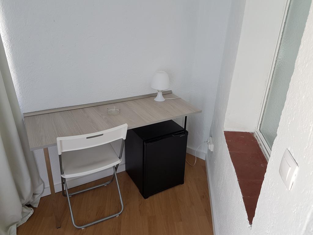 Hostal Montsant Салоу Екстериор снимка
