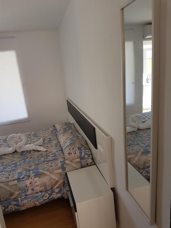 Hostal Montsant Салоу Екстериор снимка