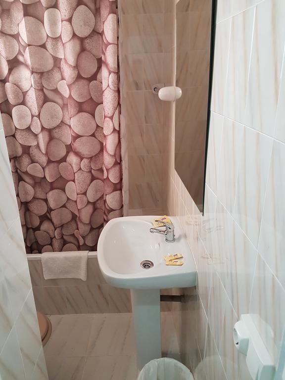 Hostal Montsant Салоу Екстериор снимка