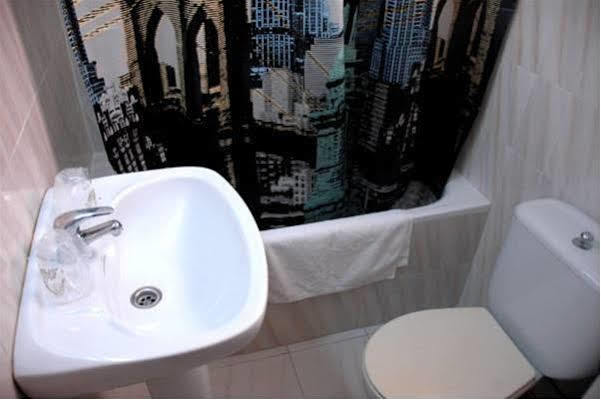 Hostal Montsant Салоу Екстериор снимка
