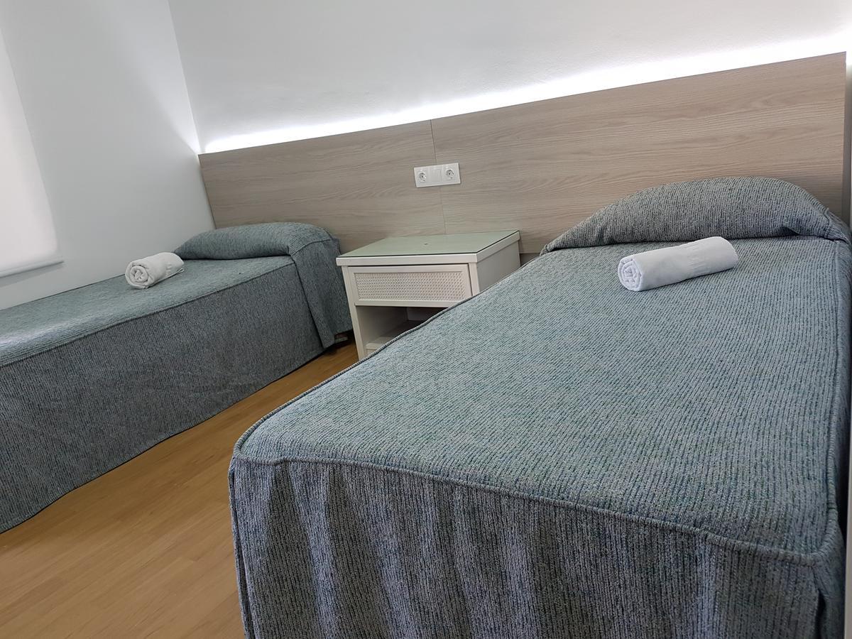 Hostal Montsant Салоу Екстериор снимка