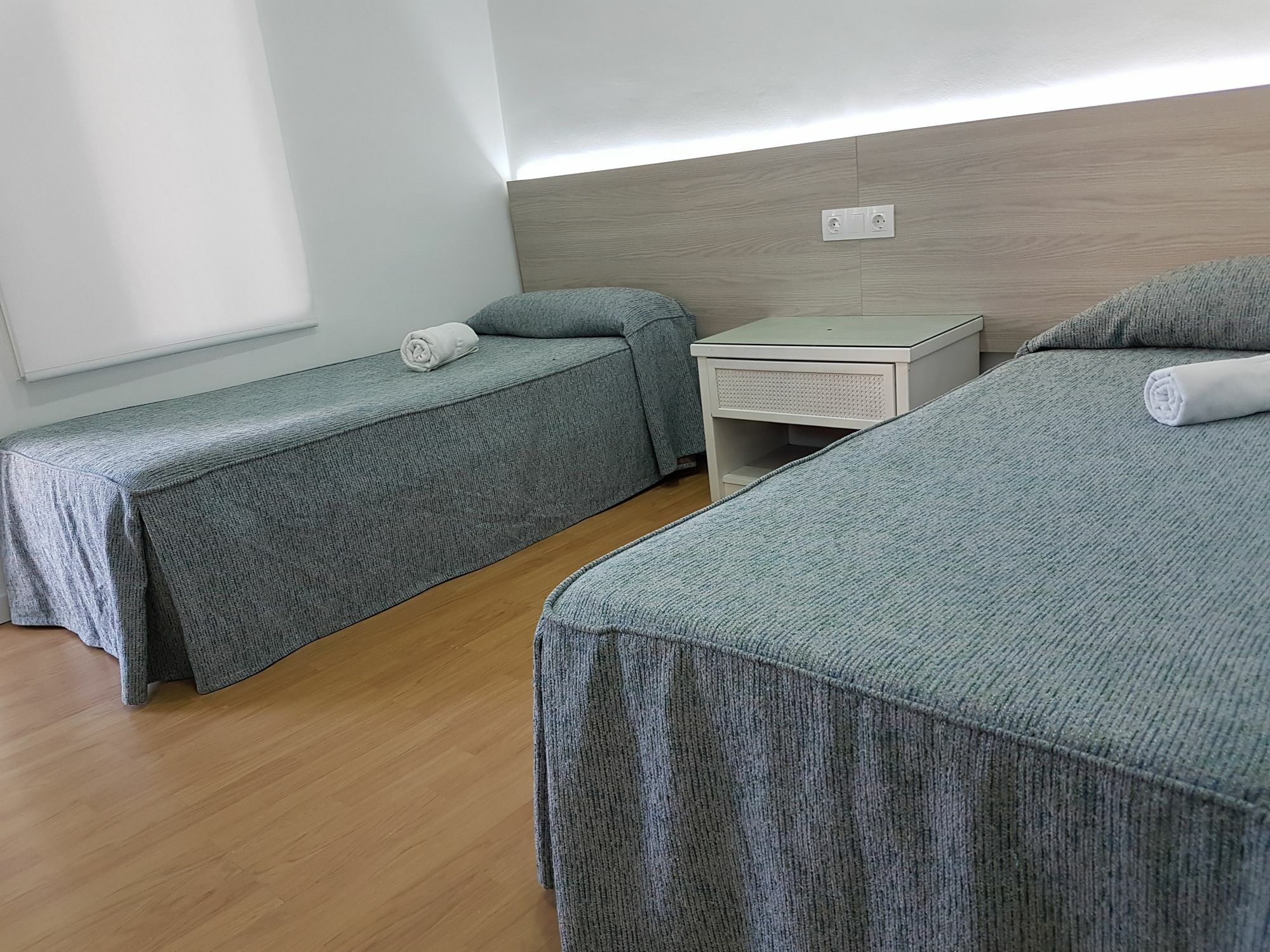 Hostal Montsant Салоу Екстериор снимка